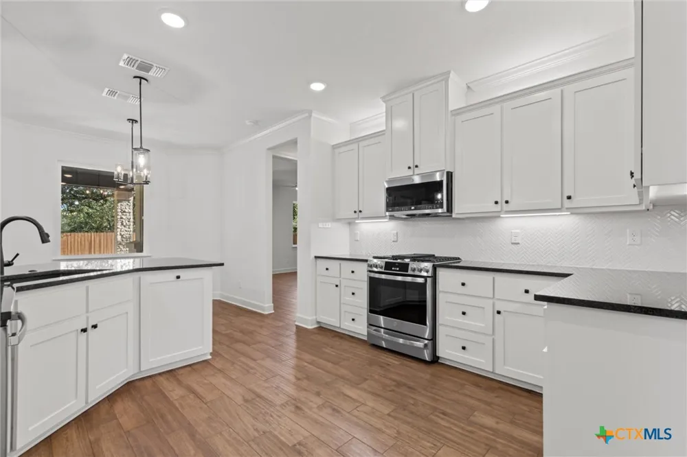 4113 Turning Leaf Drive Nolanville, TX 76559
