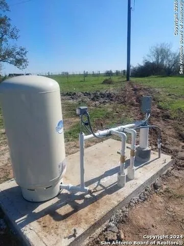 000 CR 401 Waelder, TX 78959