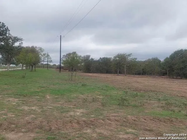 000 CR 401 Waelder, TX 78959