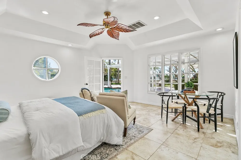 19 Harbor Pointe Corona del Mar, CA 92625