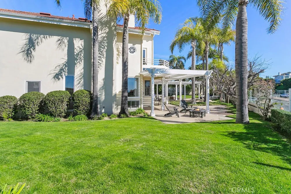 19 Harbor Pointe Corona del Mar, CA 92625