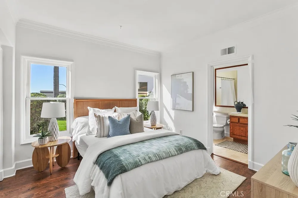 19 Harbor Pointe Corona del Mar, CA 92625
