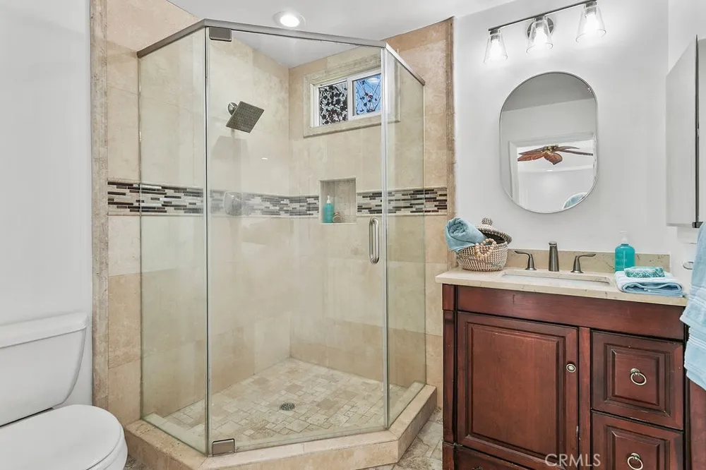19 Harbor Pointe Corona del Mar, CA 92625