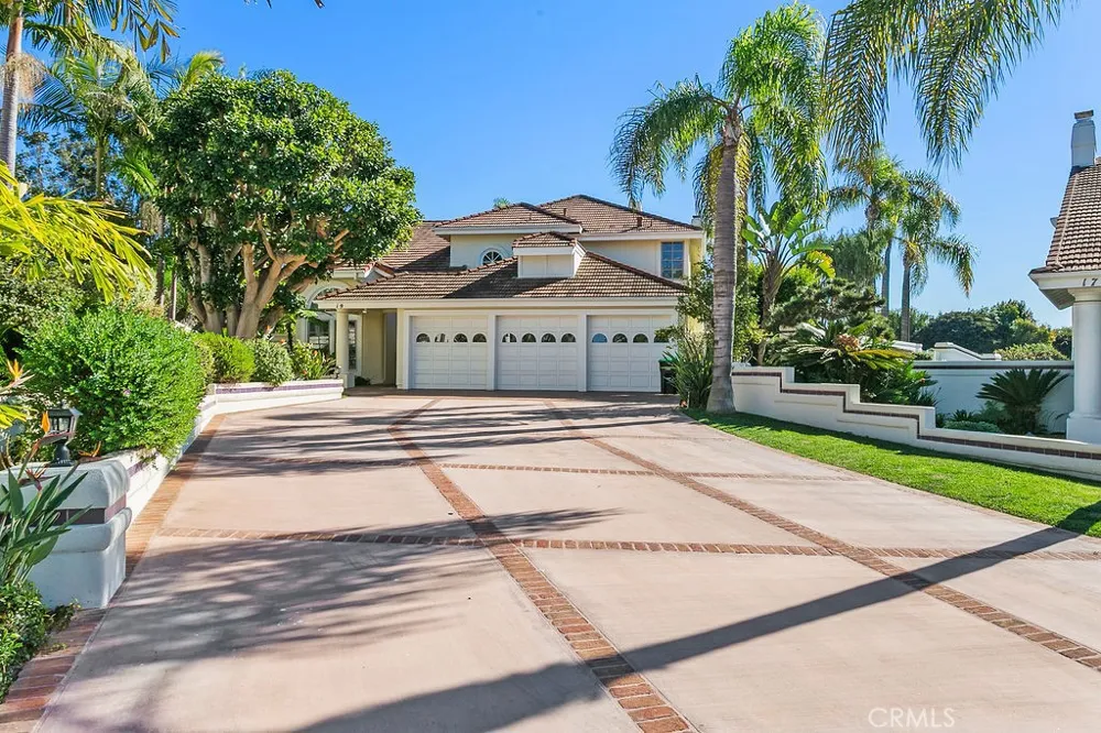 19 Harbor Pointe Corona del Mar, CA 92625