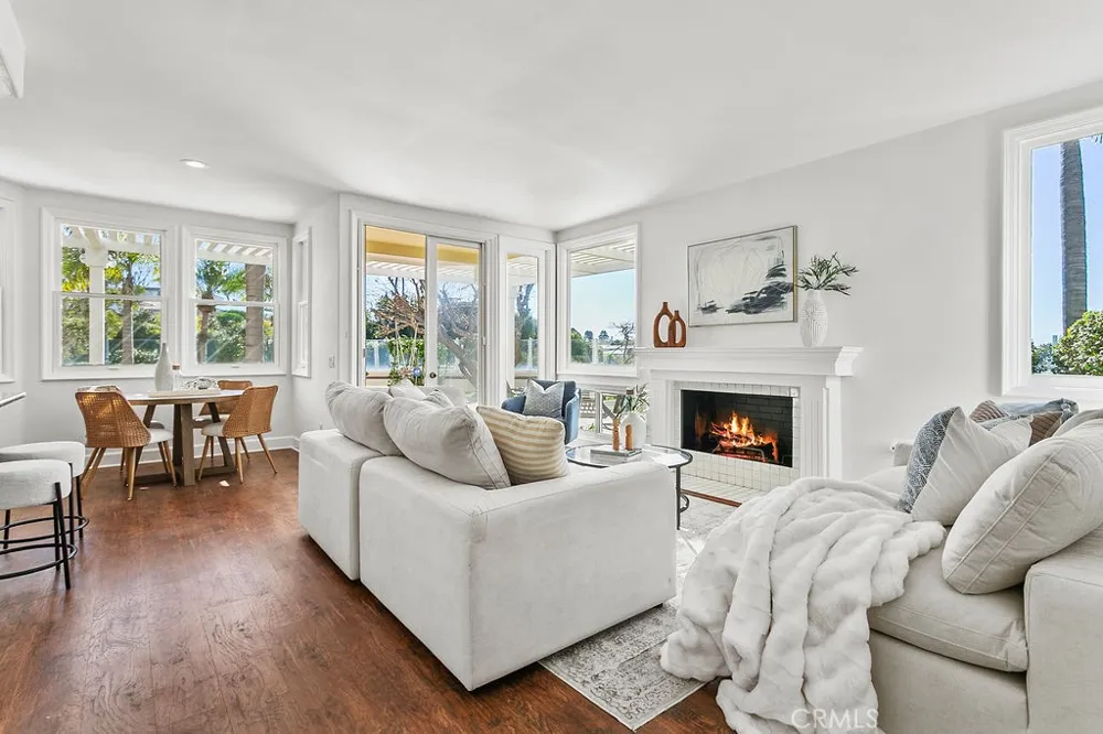 19 Harbor Pointe Corona del Mar, CA 92625