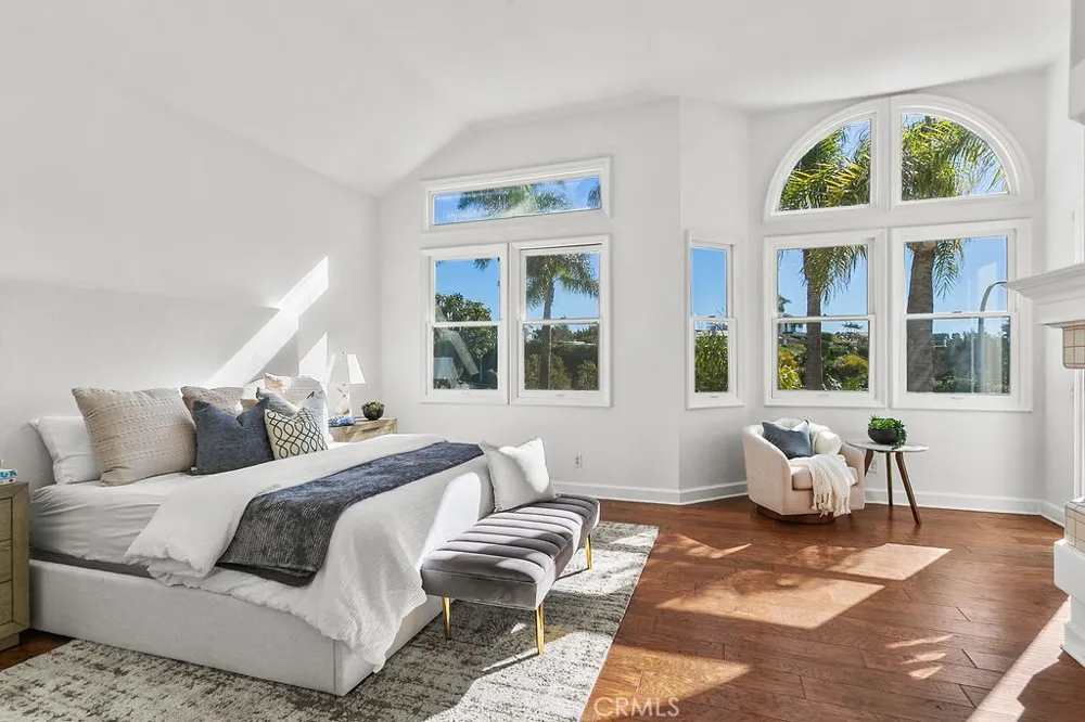 19 Harbor Pointe Corona del Mar, CA 92625