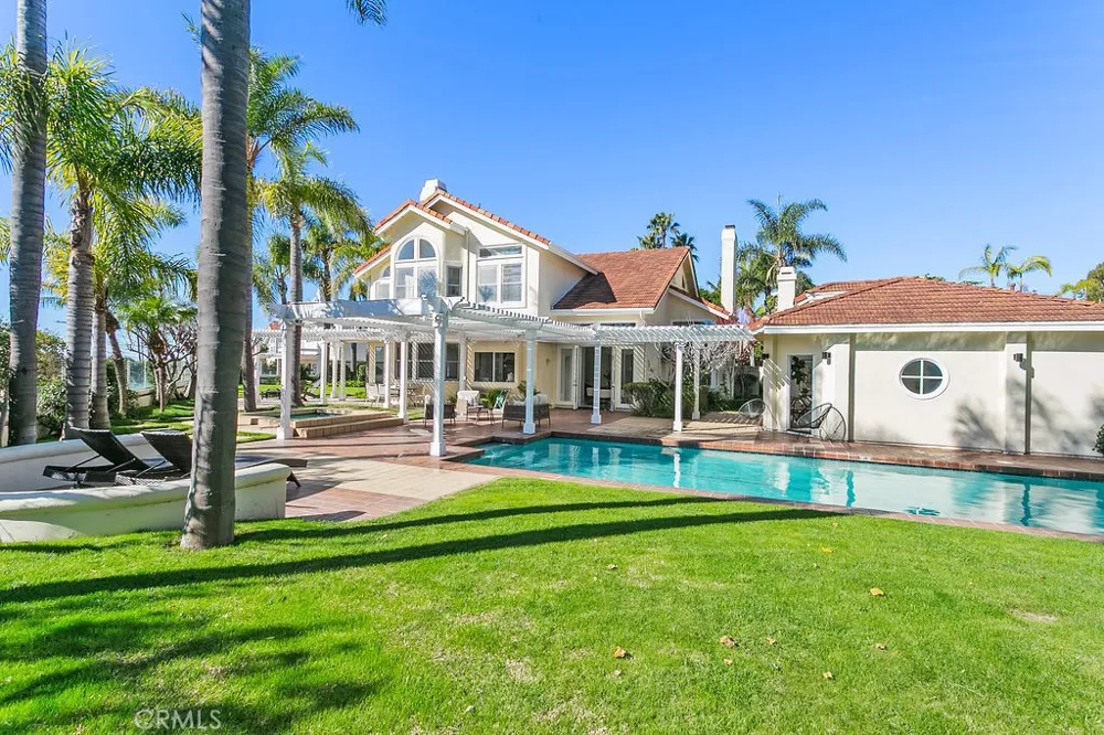 19 Harbor Pointe Corona del Mar, CA 92625