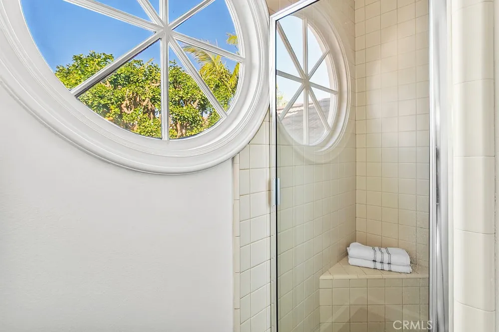 19 Harbor Pointe Corona del Mar, CA 92625