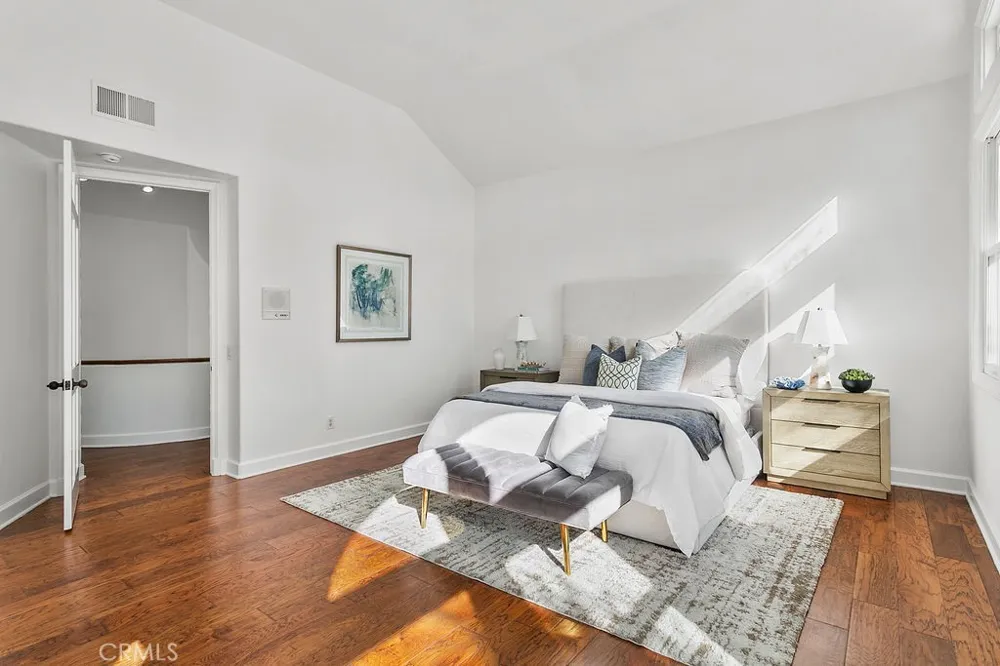 19 Harbor Pointe Corona del Mar, CA 92625