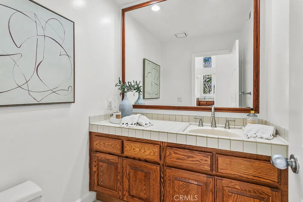 19 Harbor Pointe Corona del Mar, CA 92625