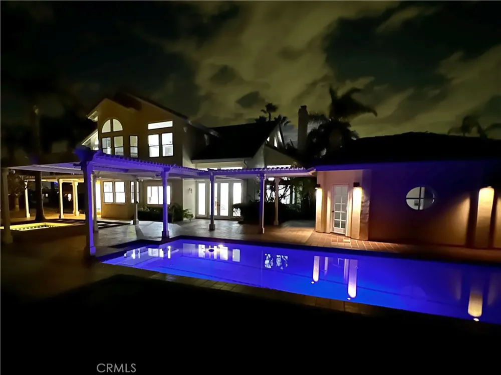 19 Harbor Pointe Corona del Mar, CA 92625