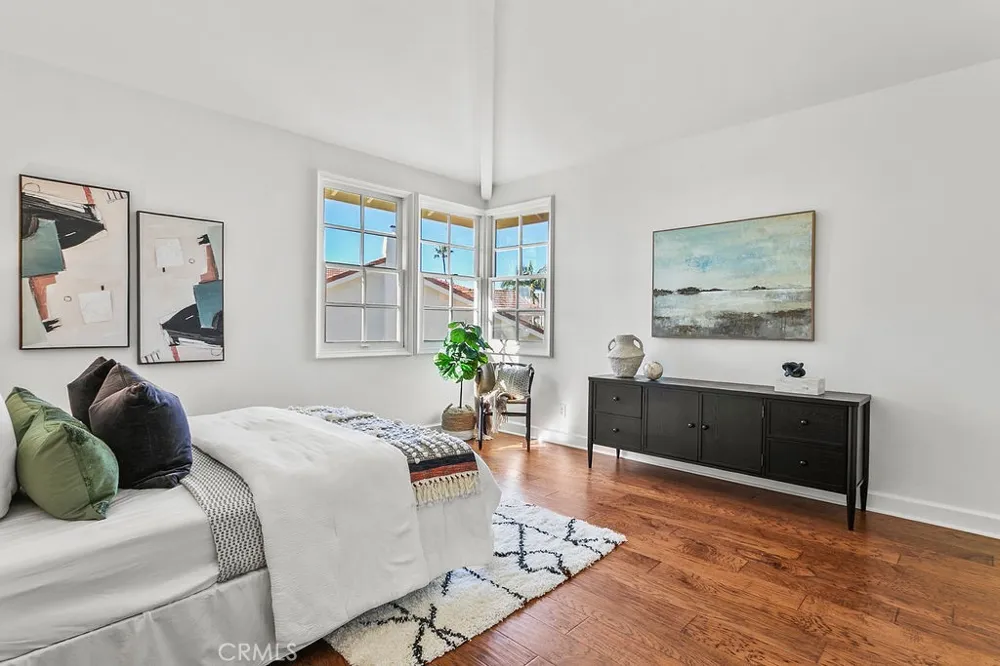 19 Harbor Pointe Corona del Mar, CA 92625