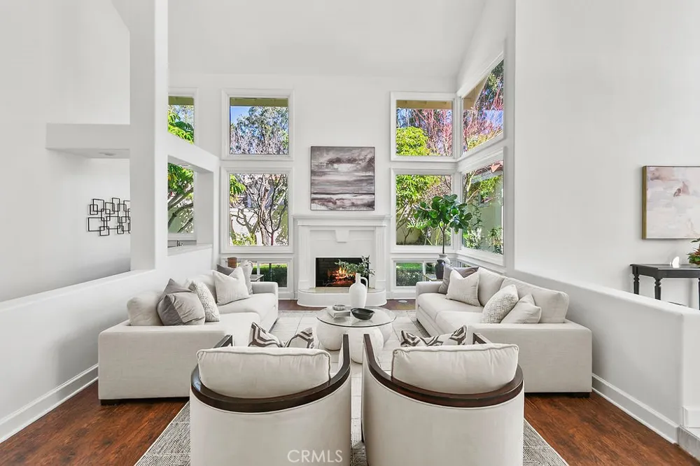 19 Harbor Pointe Corona del Mar, CA 92625