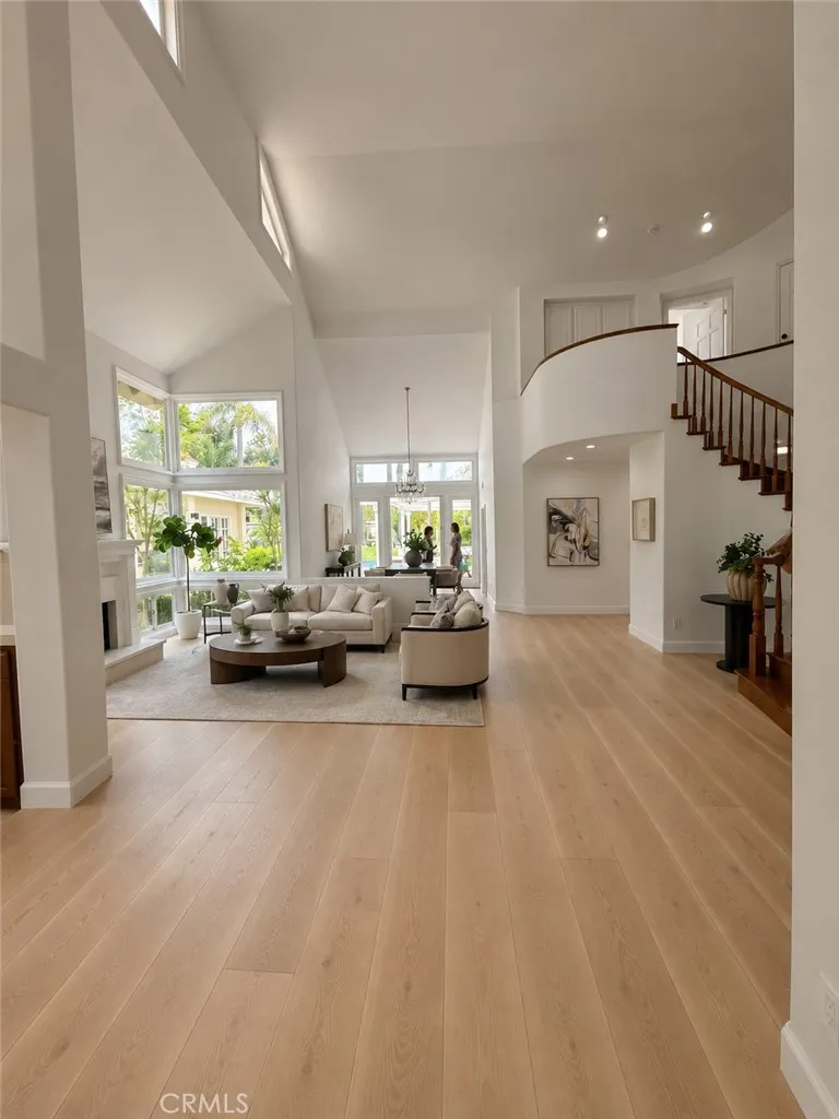 19 Harbor Pointe Corona del Mar, CA 92625