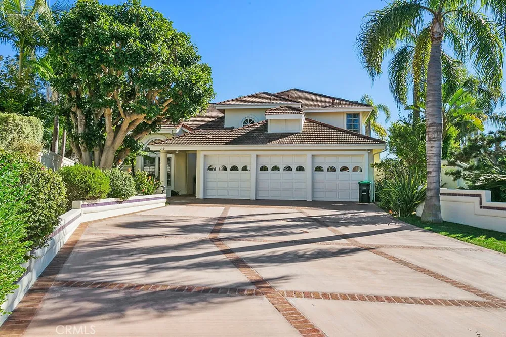 19 Harbor Pointe Corona del Mar, CA 92625