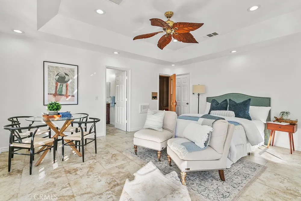 19 Harbor Pointe Corona del Mar, CA 92625