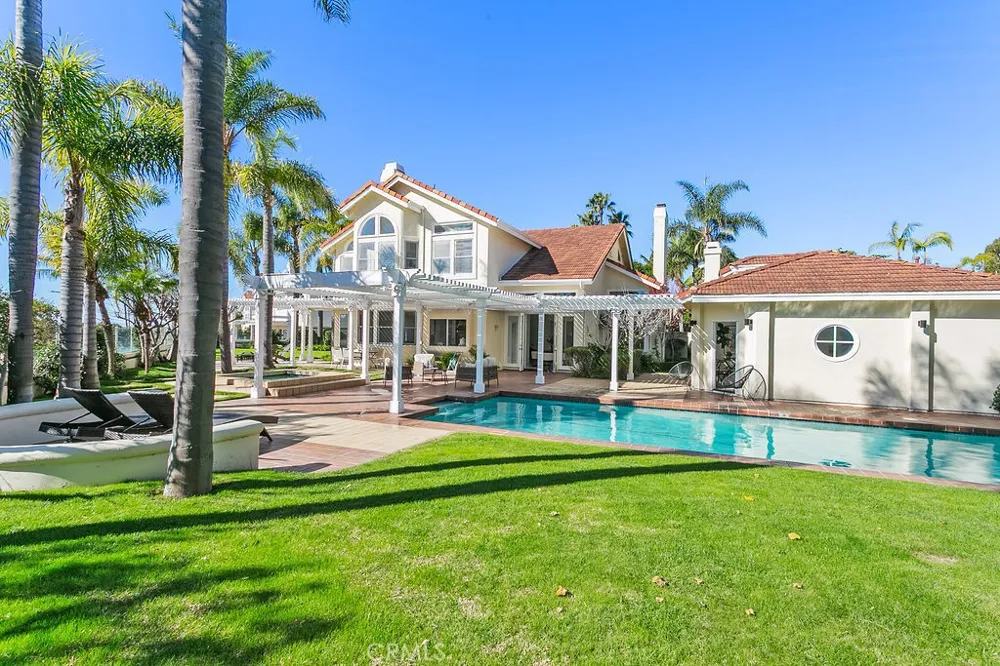 19 Harbor Pointe Corona del Mar, CA 92625