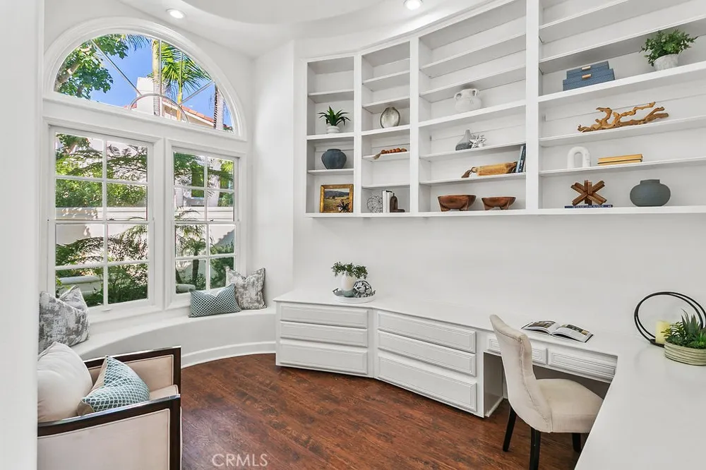 19 Harbor Pointe Corona del Mar, CA 92625