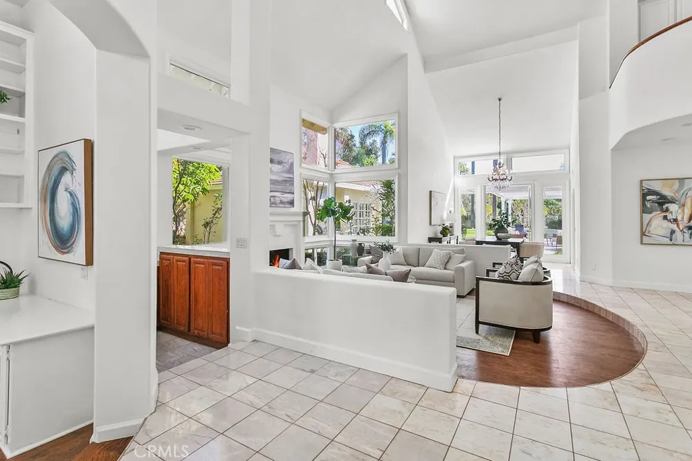 19 Harbor Pointe Corona del Mar, CA 92625