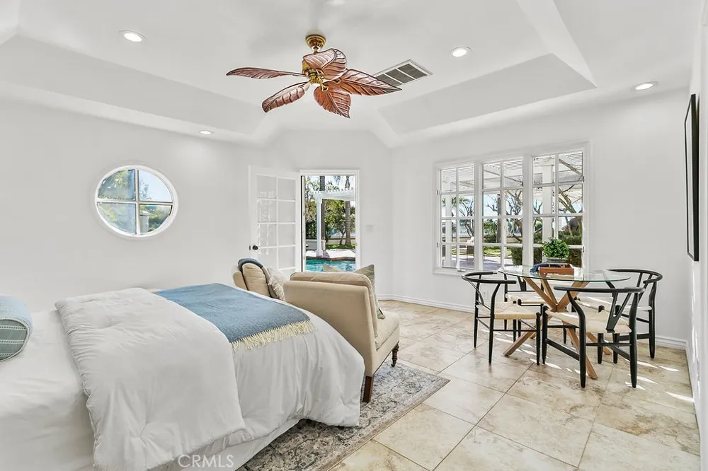 19 Harbor Pointe Corona del Mar, CA 92625