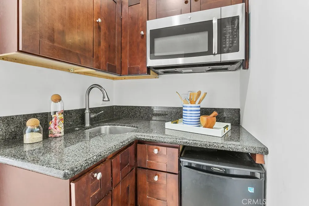 19 Harbor Pointe Corona del Mar, CA 92625