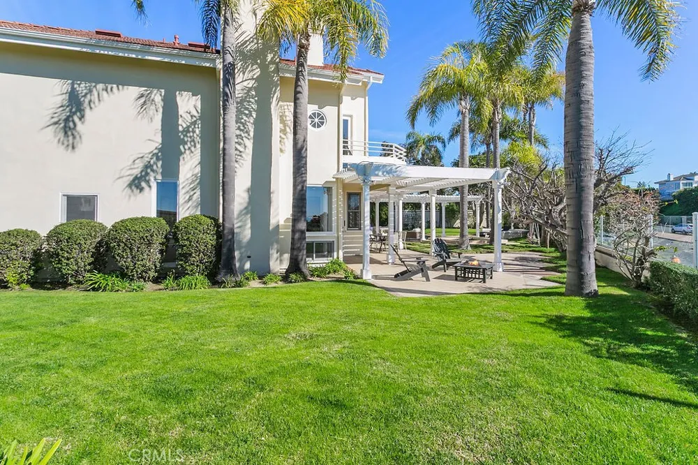 19 Harbor Pointe Corona del Mar, CA 92625
