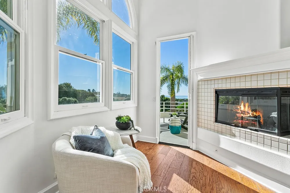 19 Harbor Pointe Corona del Mar, CA 92625