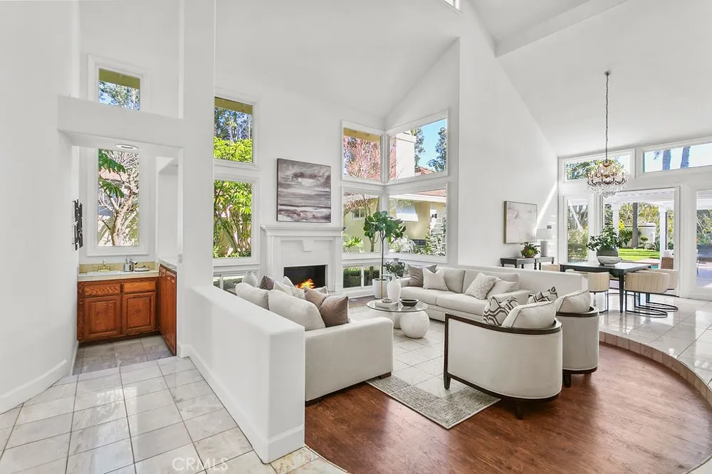 19 Harbor Pointe Corona del Mar, CA 92625