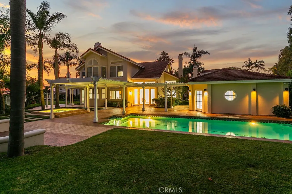 19 Harbor Pointe Corona del Mar, CA 92625