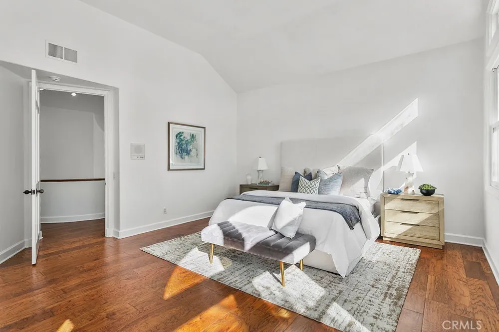 19 Harbor Pointe Corona del Mar, CA 92625