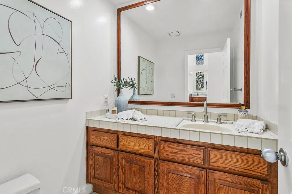 19 Harbor Pointe Corona del Mar, CA 92625
