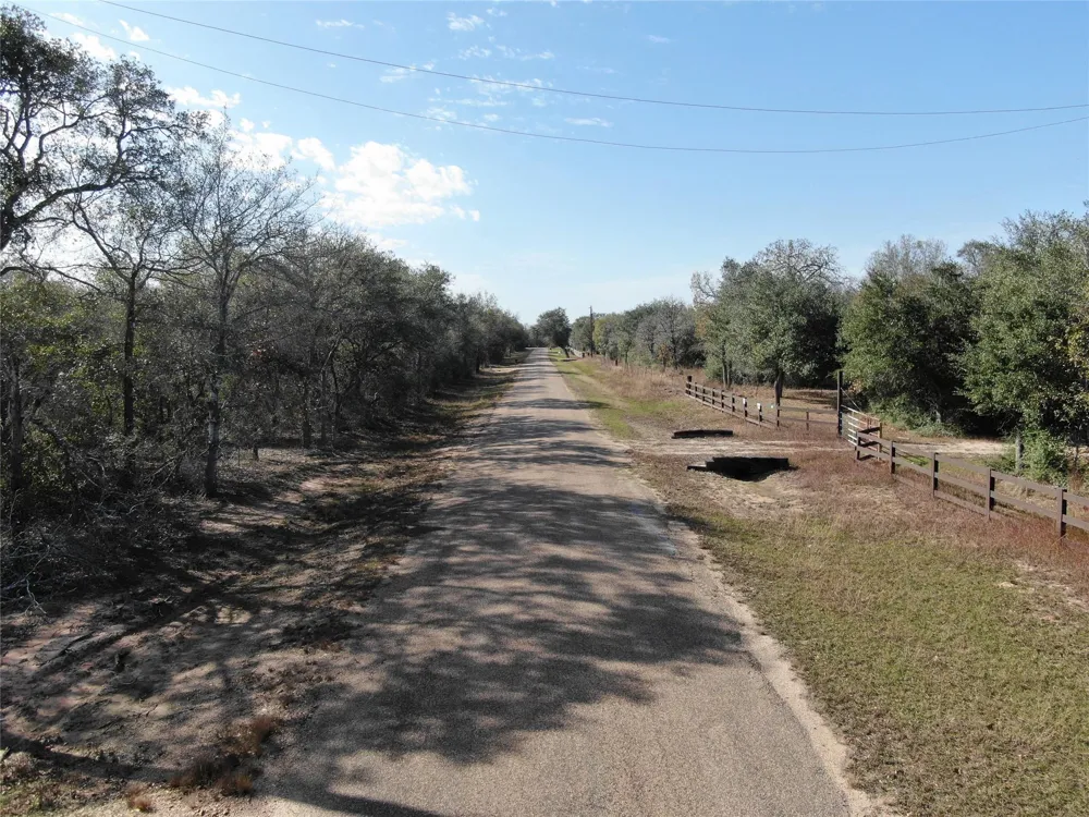 1044 Reeves Road Garwood, TX 77442