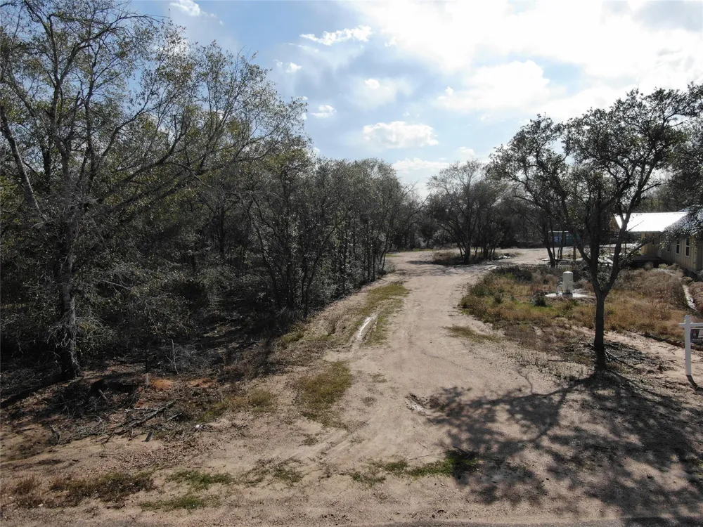 1044 Reeves Road Garwood, TX 77442