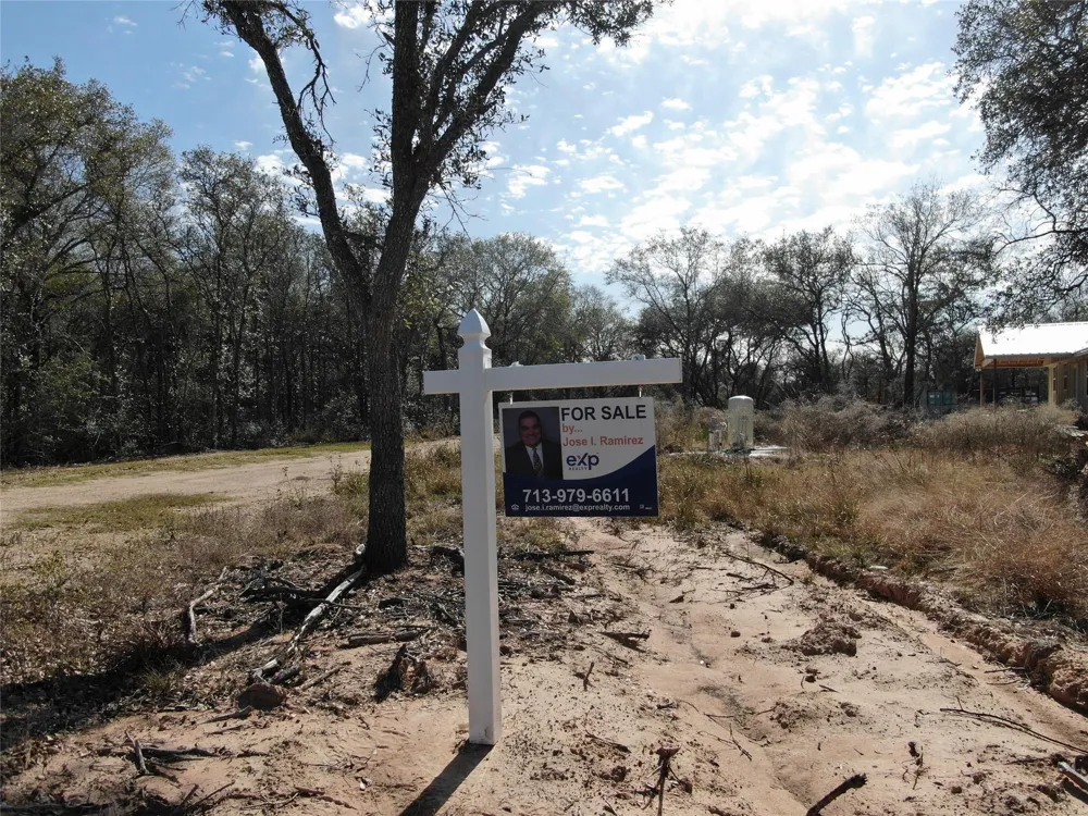 1044 Reeves Road Garwood, TX 77442
