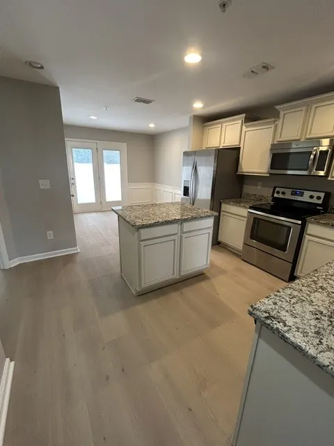 1076 Neeleys Bnd Spring Hill, TN 37174