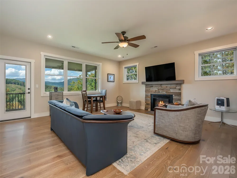 146 Red Hawk Knoll Lake Lure, NC 28746