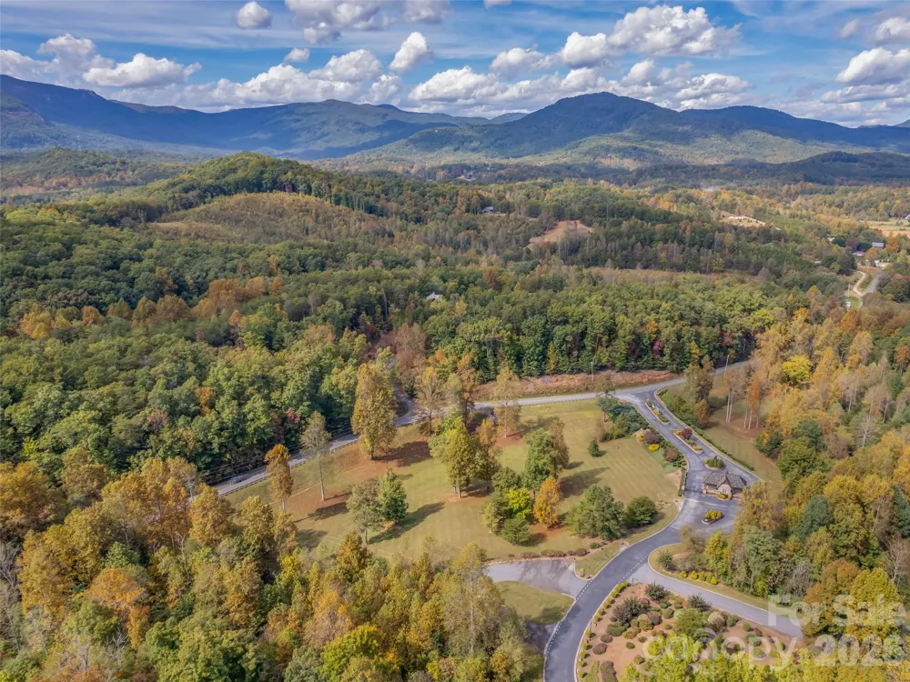 146 Red Hawk Knoll Lake Lure, NC 28746