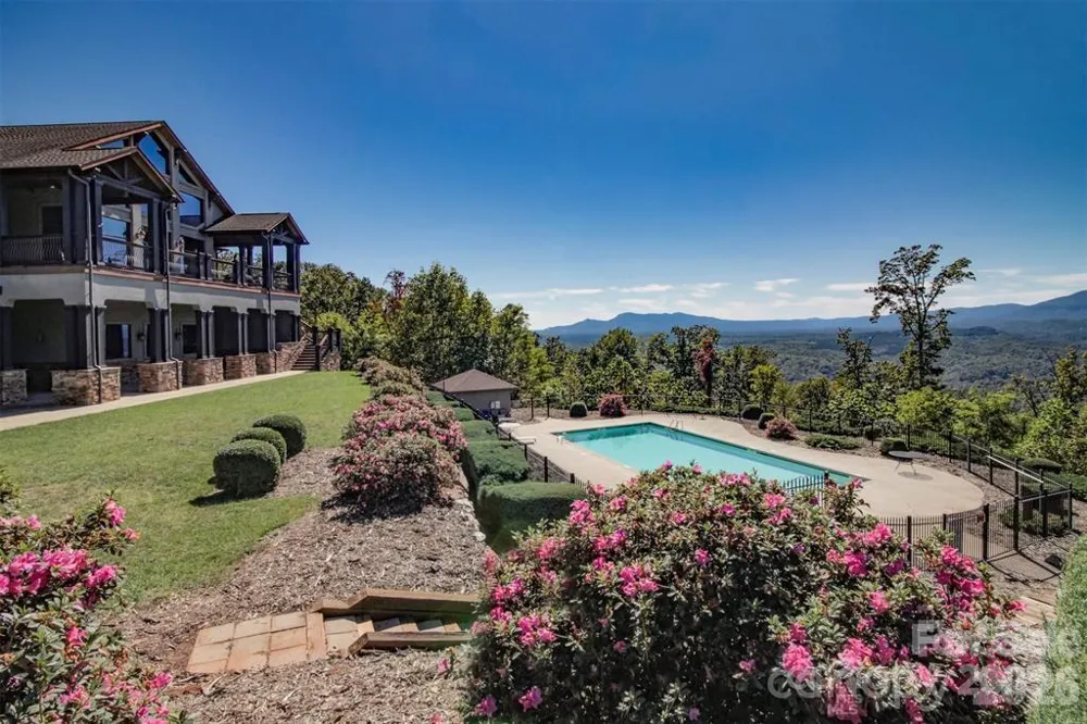 146 Red Hawk Knoll Lake Lure, NC 28746