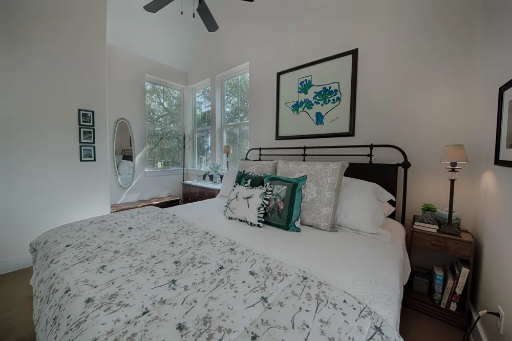 348 Chimney Cove Drive Marble Falls, TX 78654