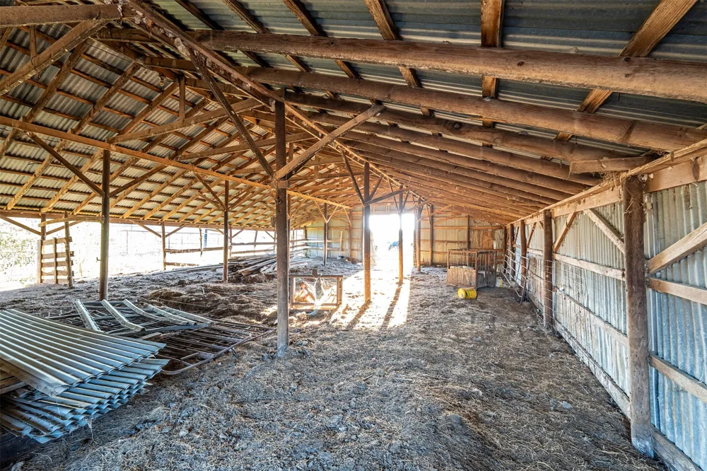 5081 154 Highway Yantis, TX 75497