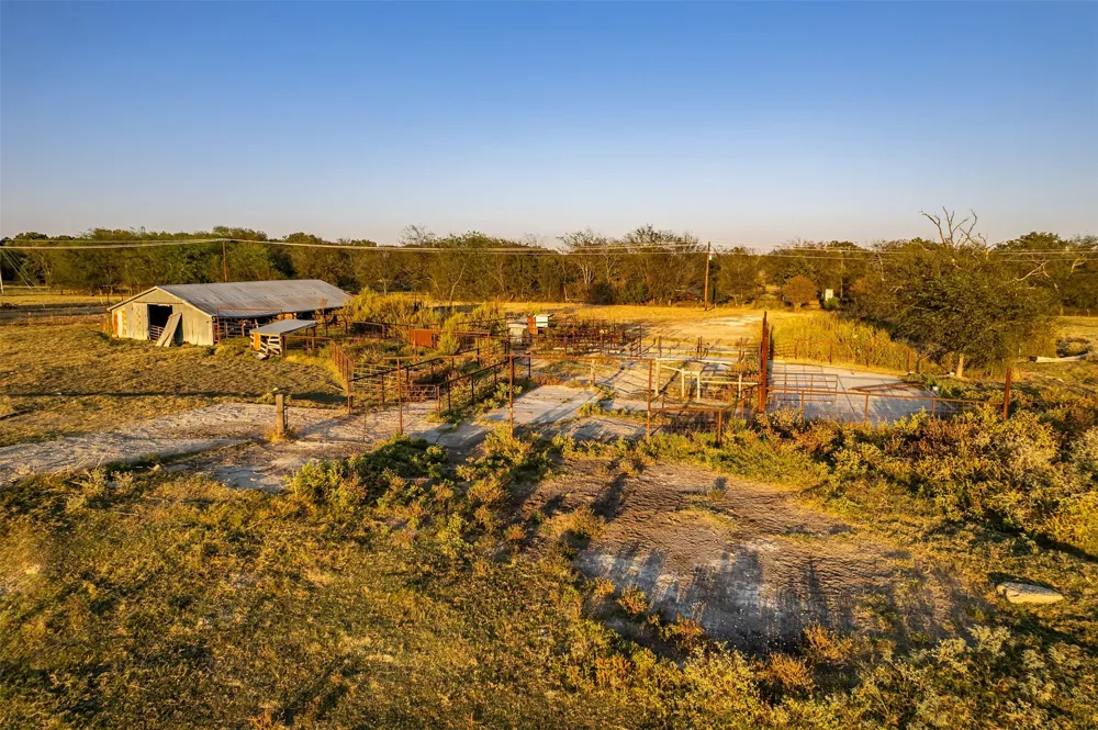5081 154 Highway Yantis, TX 75497
