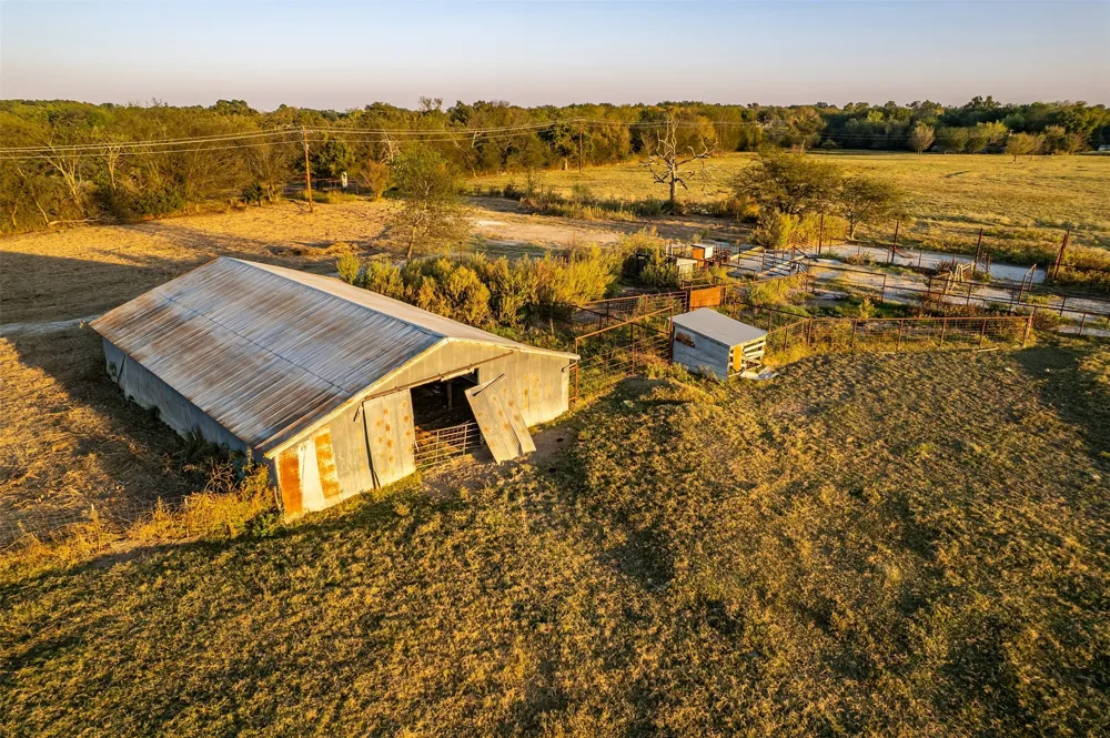 5081 154 Highway Yantis, TX 75497