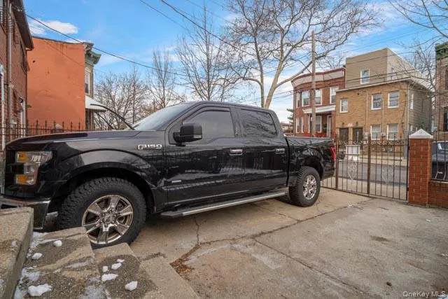 576 Barbey Street Brooklyn, NY 11207