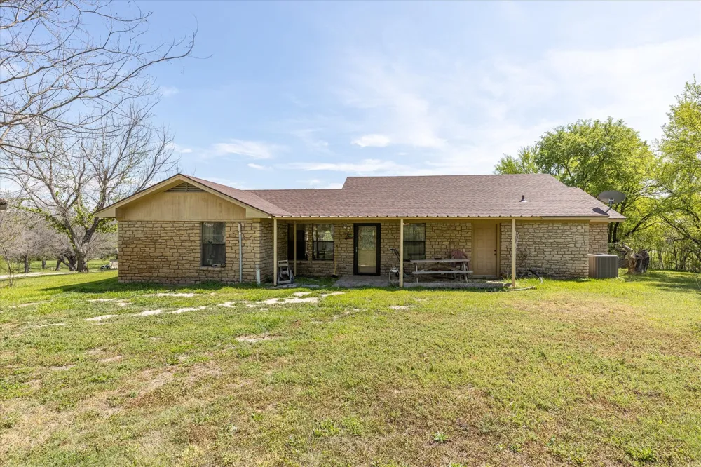 9885 County Road 270 Hico, TX 76457