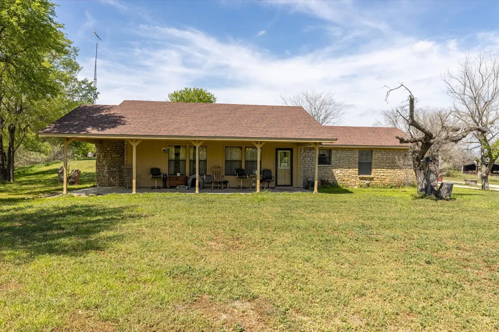 9885 County Road 270 Hico, TX 76457