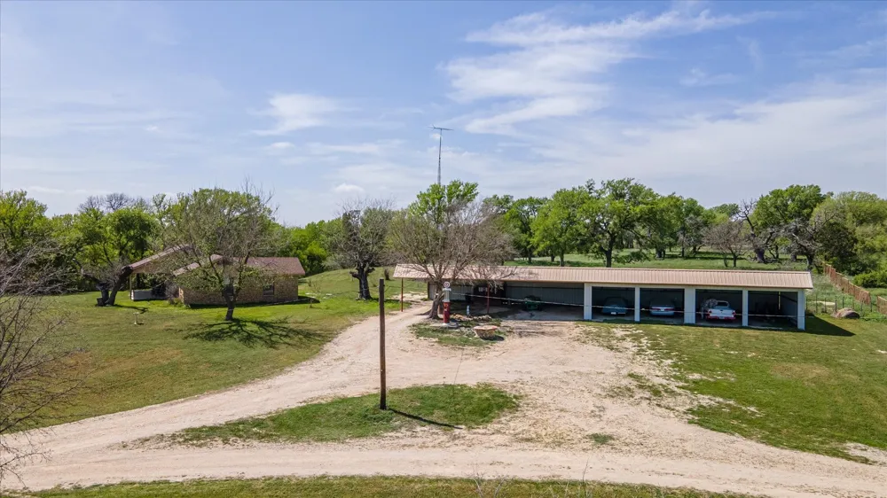 9885 County Road 270 Hico, TX 76457