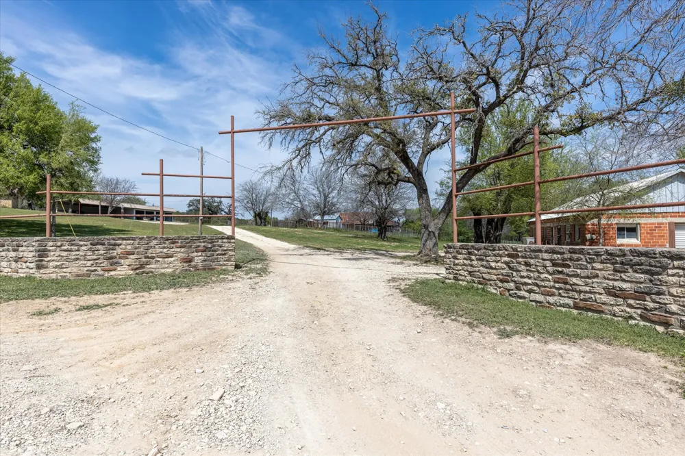 9885 County Road 270 Hico, TX 76457