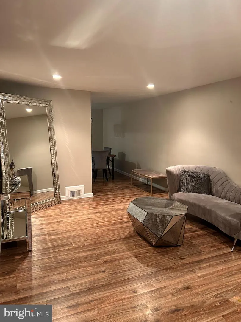 777 BENNINGTON ROAD Folcroft, PA 19032
