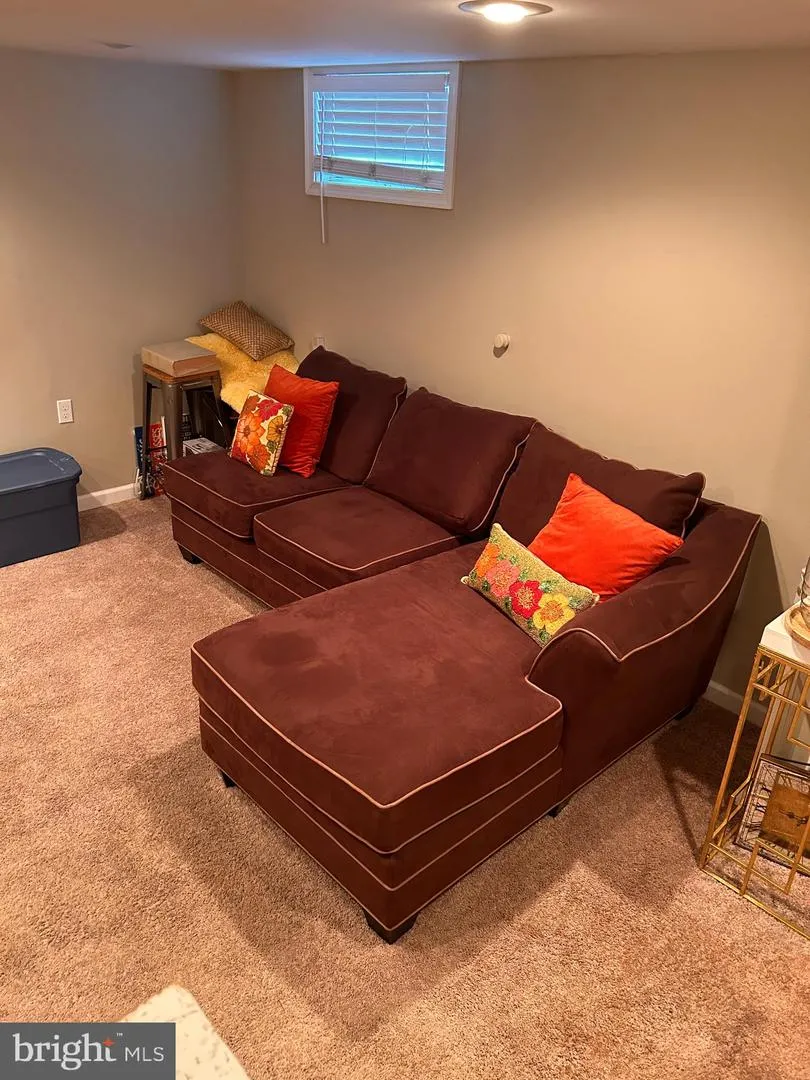 777 BENNINGTON ROAD Folcroft, PA 19032