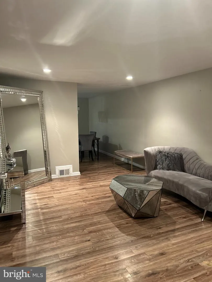777 BENNINGTON ROAD Folcroft, PA 19032